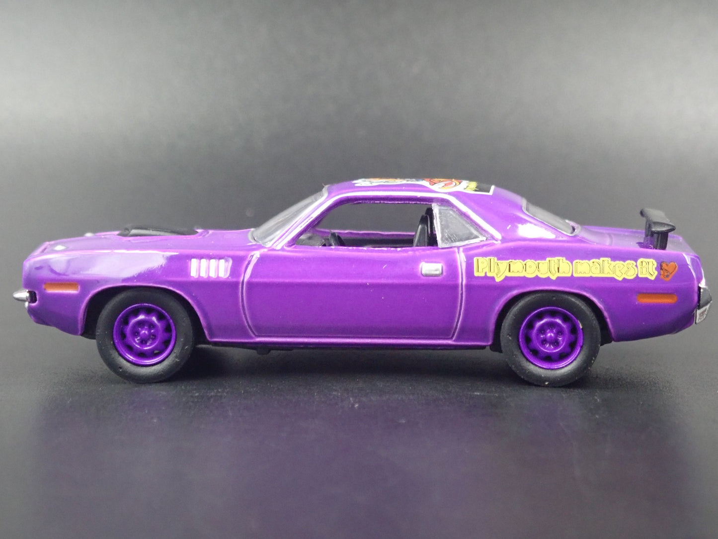 1971 71 PLYMOUTH HEMI CUDA RARE 1:64 SCALE COLLECTIBLE DIORAMA DIECAST MODEL CAR