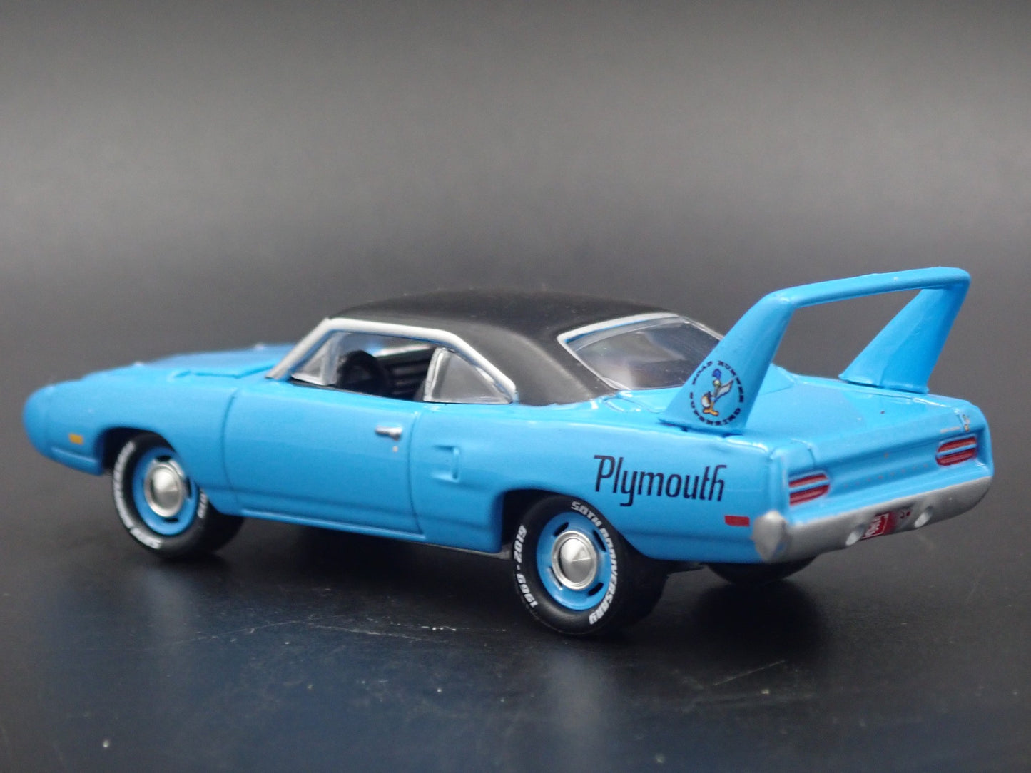 1970 70 PLYMOUTH SUPERBIRD BLUE 1:64 SCALE COLLECTIBLE DIORAMA DIECAST MODEL CAR