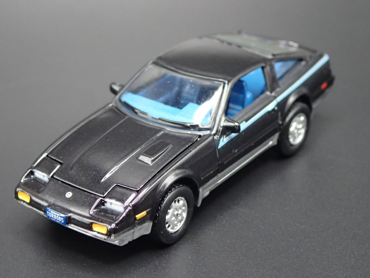 1983-1989 NISSAN 300ZX BLACK 1:64 SCALE COLLECTIBLE DIORAMA DIECAST MODEL CAR