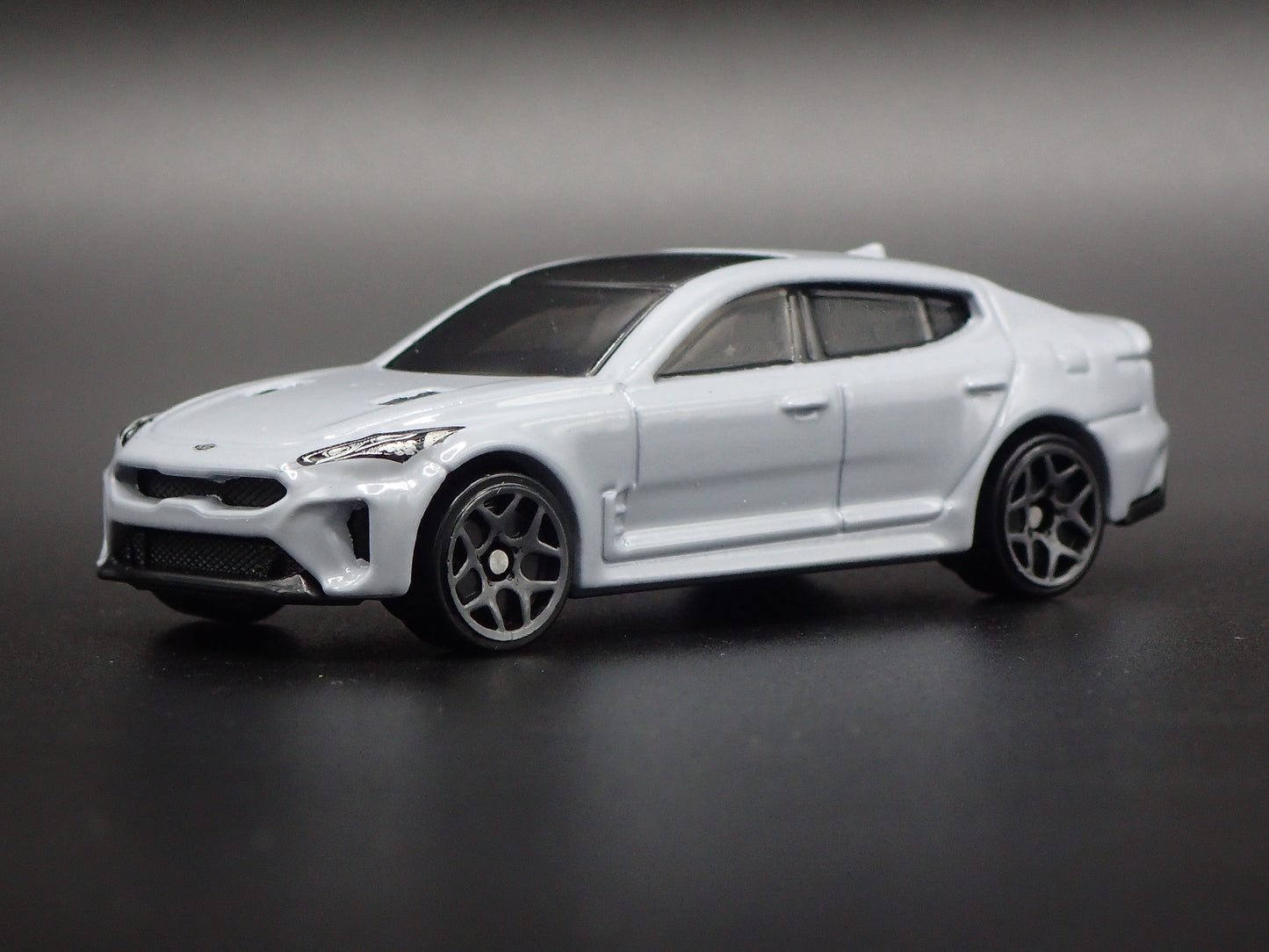 2018-2023 KIA STINGER GT GRAY 1:64 SCALE COLLECTIBLE DIORAMA DIECAST MODEL CAR