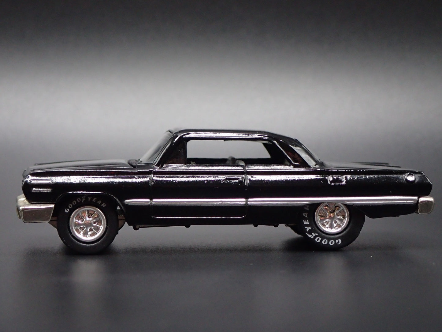1963 63 CHEVY CHEVROLET IMPALA SS 409 BLACK 1:64 SCALE DIORAMA DIECAST MODEL CAR