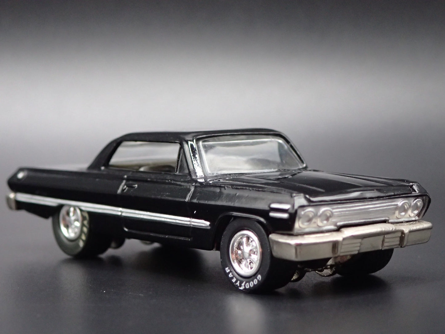 1963 63 CHEVY CHEVROLET IMPALA SS 409 BLACK 1:64 SCALE DIORAMA DIECAST MODEL CAR