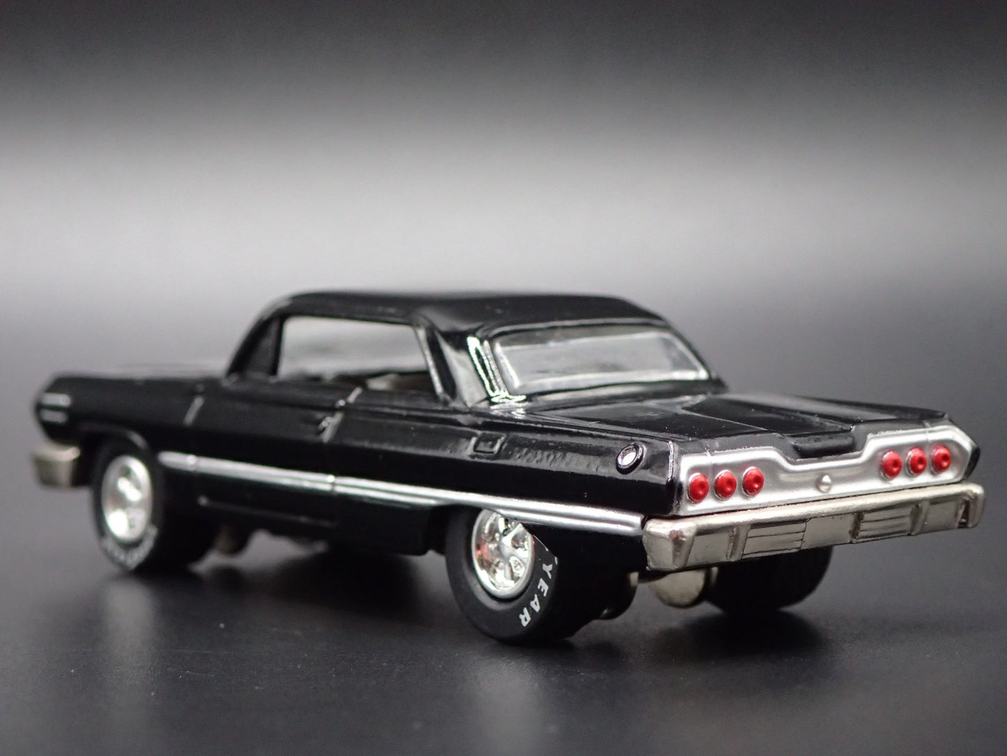 1963 63 CHEVY CHEVROLET IMPALA SS 409 BLACK 1:64 SCALE DIORAMA DIECAST MODEL CAR