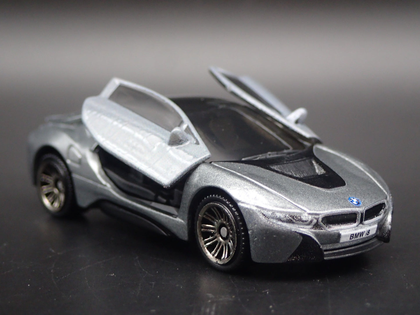 2014-2020 BMW i8 GRAY 1:64 SCALE LIMITED COLLECTIBLE DIORAMA DIECAST MODEL CAR