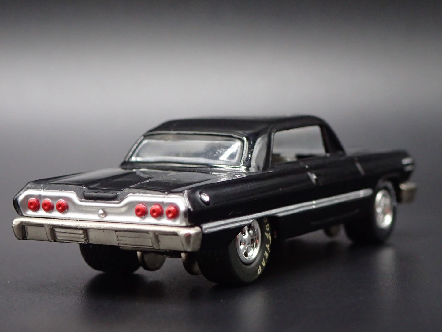 1963 63 CHEVY CHEVROLET IMPALA SS 409 BLACK 1:64 SCALE DIORAMA DIECAST MODEL CAR