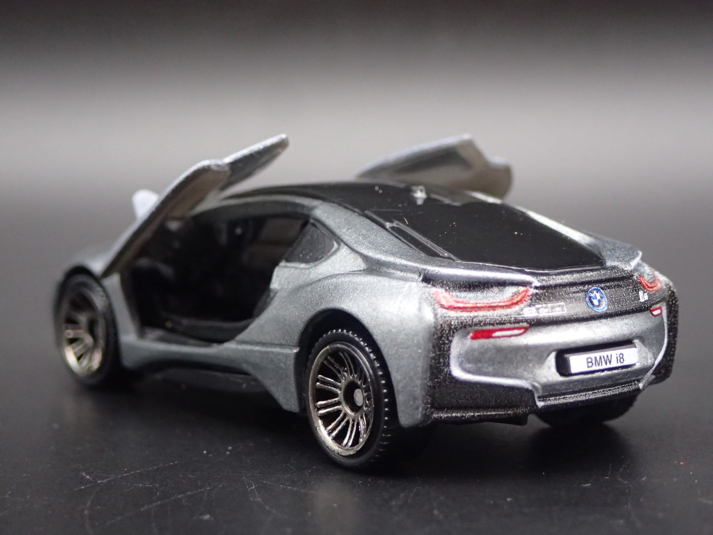 2014-2020 BMW i8 GRAY 1:64 SCALE LIMITED COLLECTIBLE DIORAMA DIECAST MODEL CAR