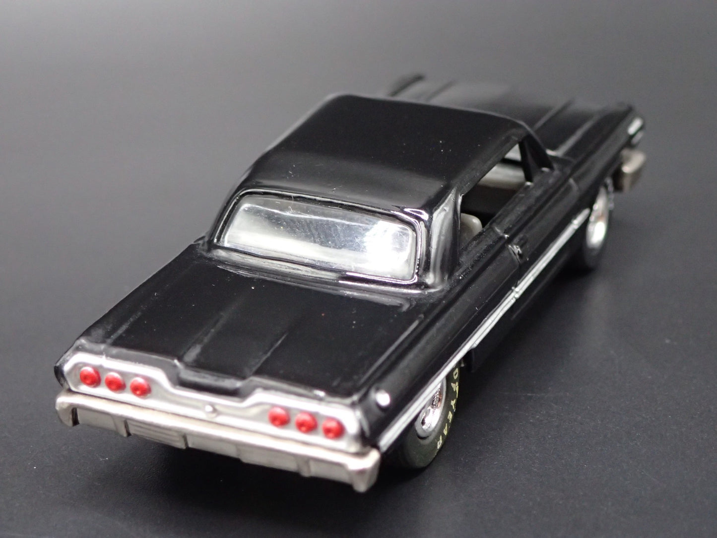1963 63 CHEVY CHEVROLET IMPALA SS 409 BLACK 1:64 SCALE DIORAMA DIECAST MODEL CAR