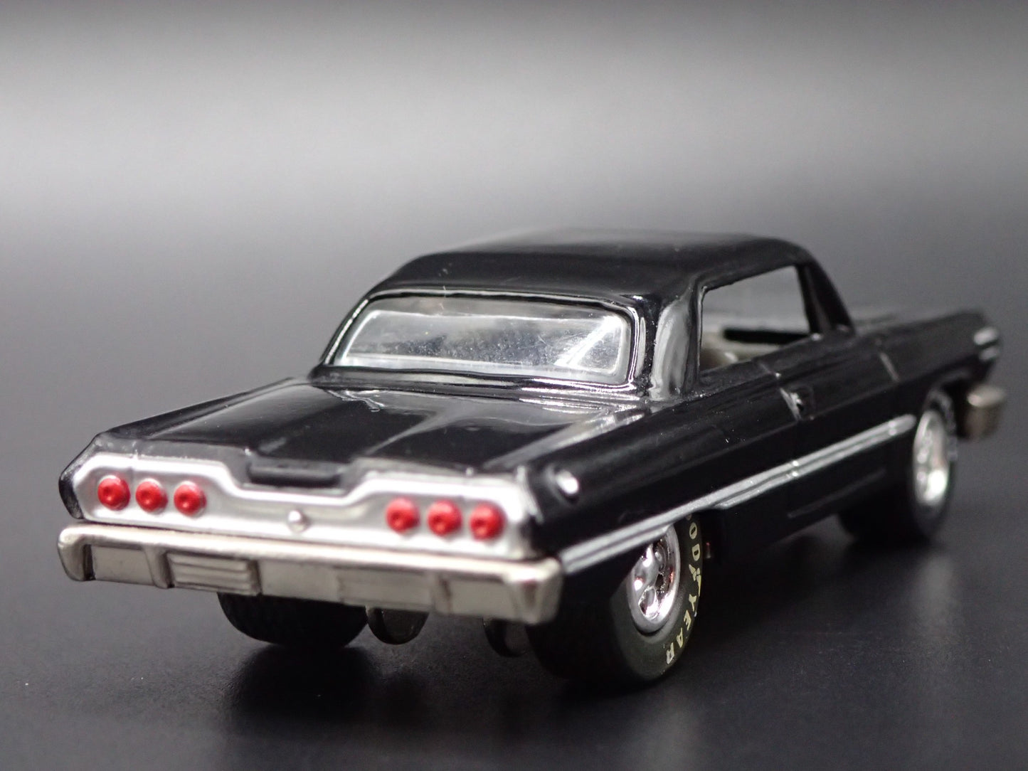 1963 63 CHEVY CHEVROLET IMPALA SS 409 BLACK 1:64 SCALE DIORAMA DIECAST MODEL CAR