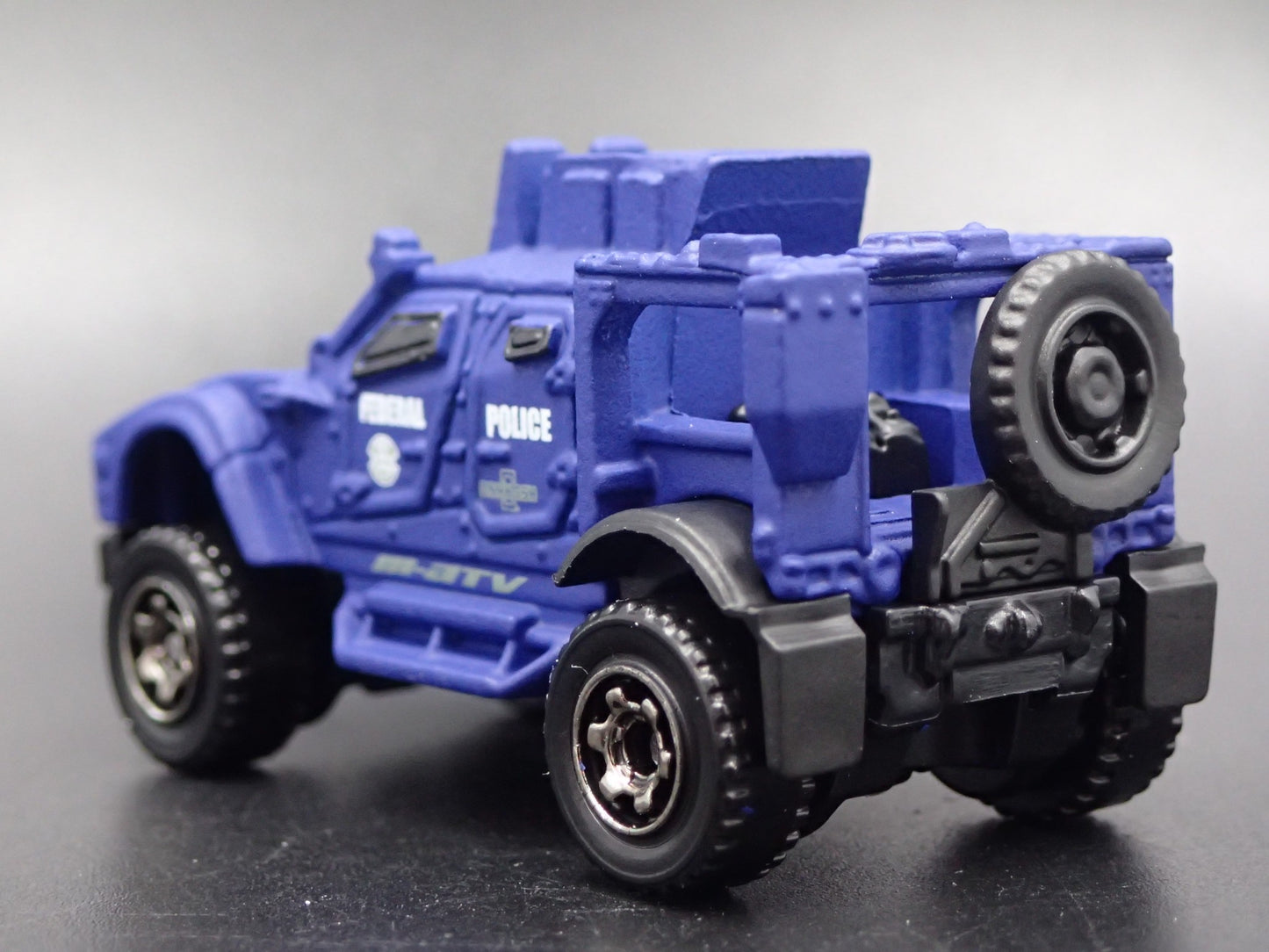 OSHKOSH DEFENSE M-ATV FEDERAL POLICE 1:64 MB SCALE DIORAMA DIECAST MODEL CAR