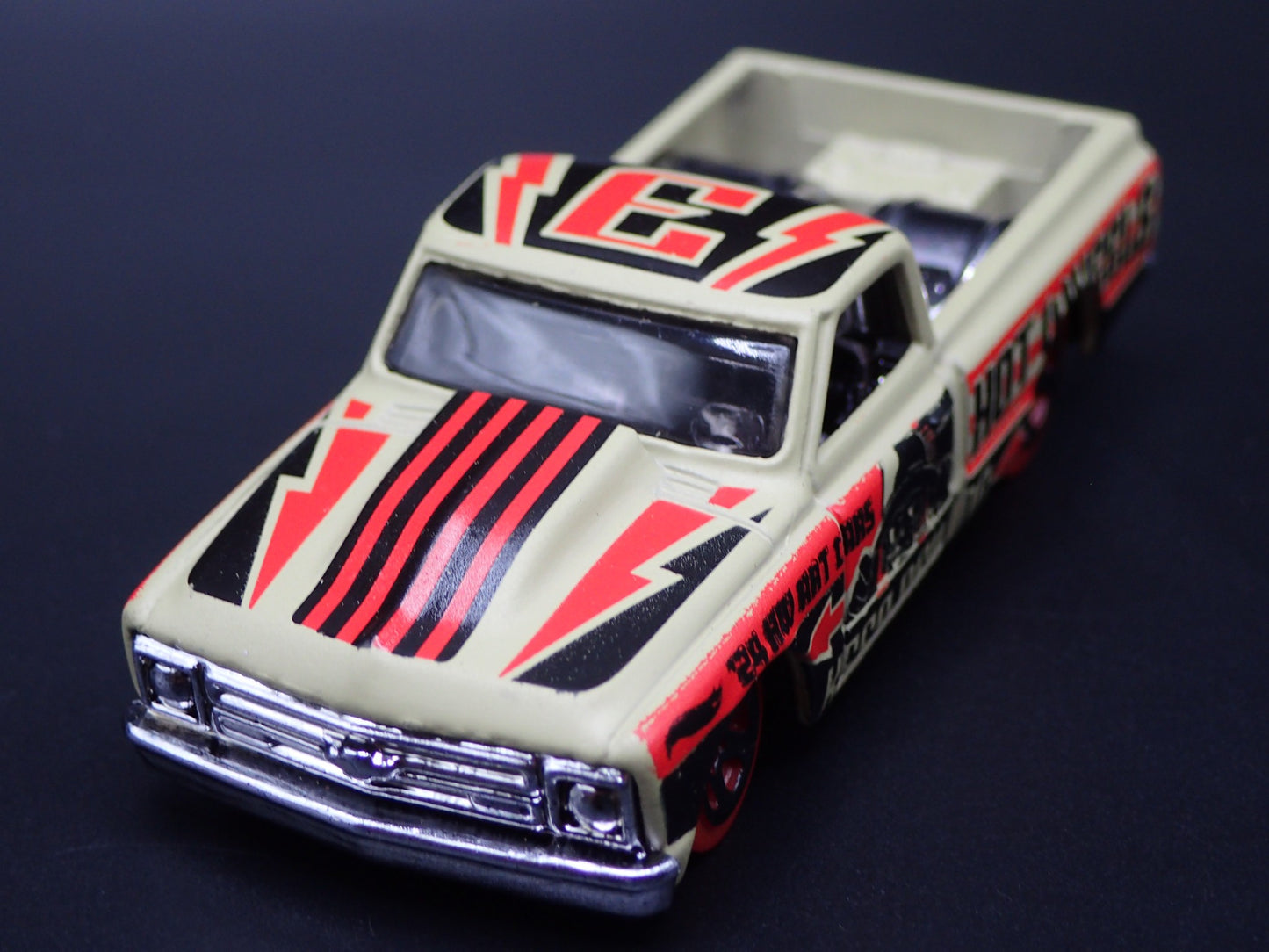 1967 67 CHEVY CHEVROLET C10 SHORT BED PICKUP TRUCK 1:64 SCALE DIECAST MODEL CAR