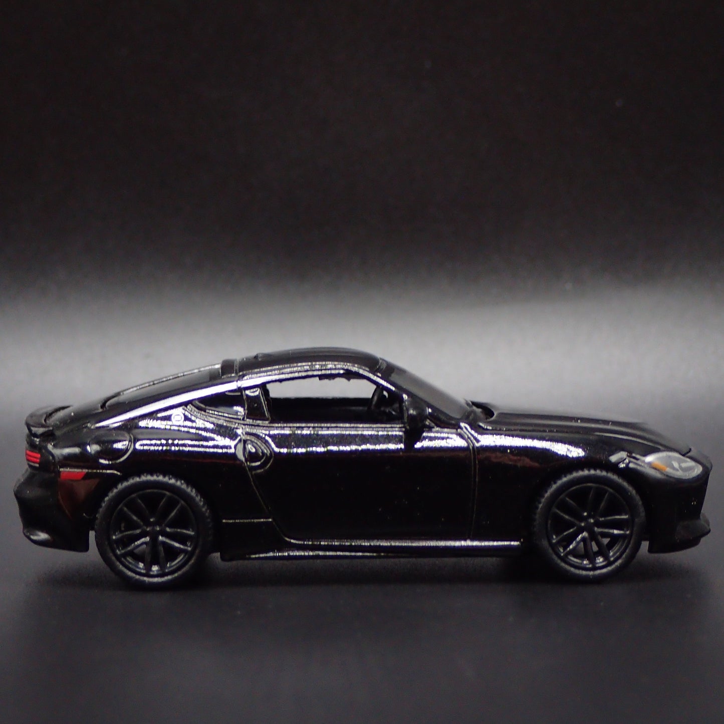 2023 - 2025 NISSAN Z BLACK 1:64 SCALE COLLECTIBLE DIORAMA DIECAST MODEL CAR