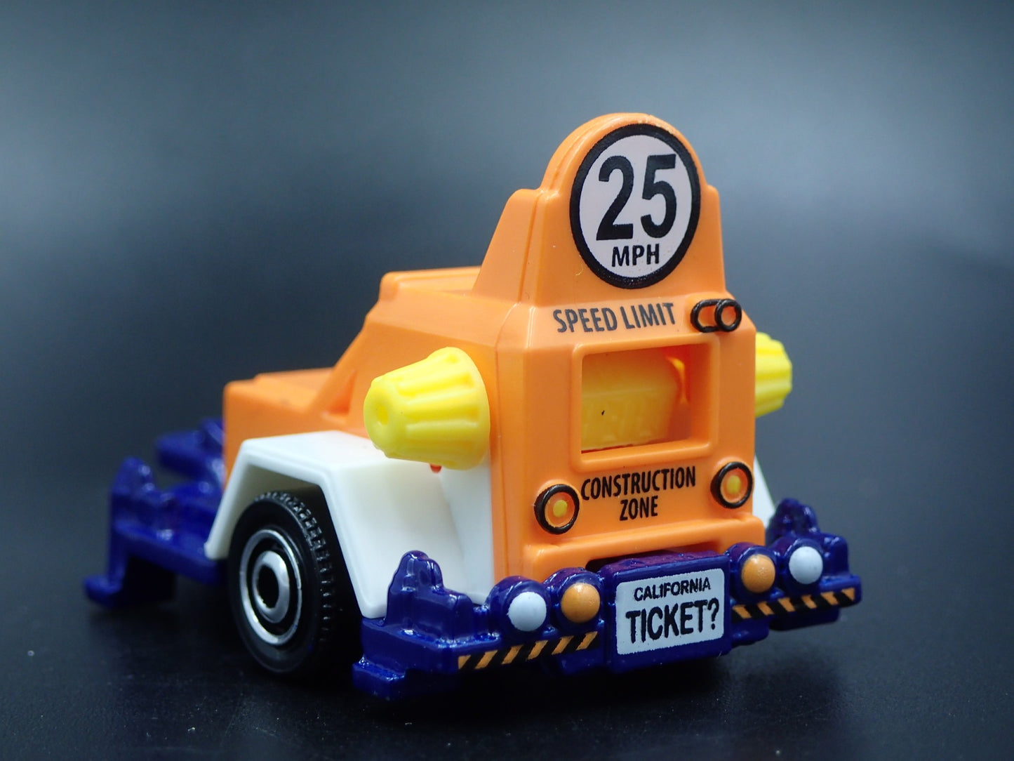 CONSTRUCTION ZONE SPEED LIMIT SIGN HITCH 1:64 MB SCALE DIORAMA DIECAST MODEL CAR