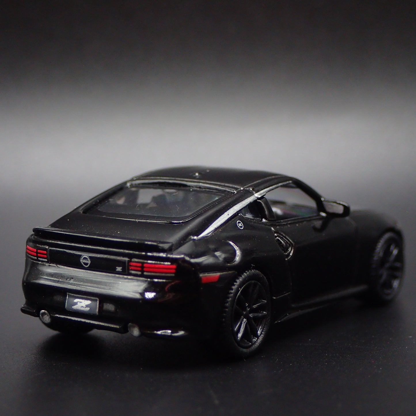 2023 - 2025 NISSAN Z BLACK 1:64 SCALE COLLECTIBLE DIORAMA DIECAST MODEL CAR