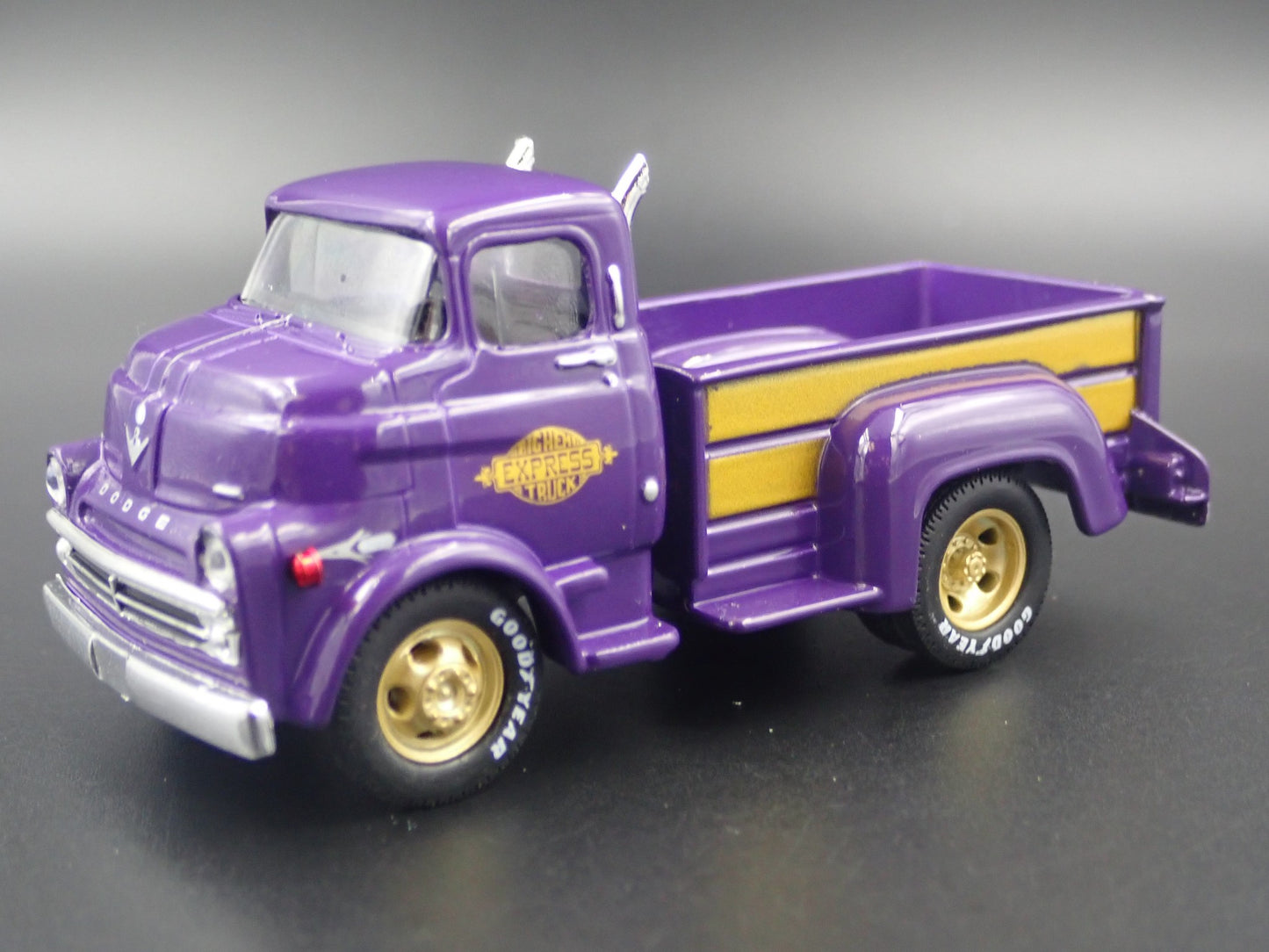 1958 58 DODGE COE PICKUP TRUCK BIG HEMI EXPRESS 1/64 SCALE DIECAST MODEL CAR