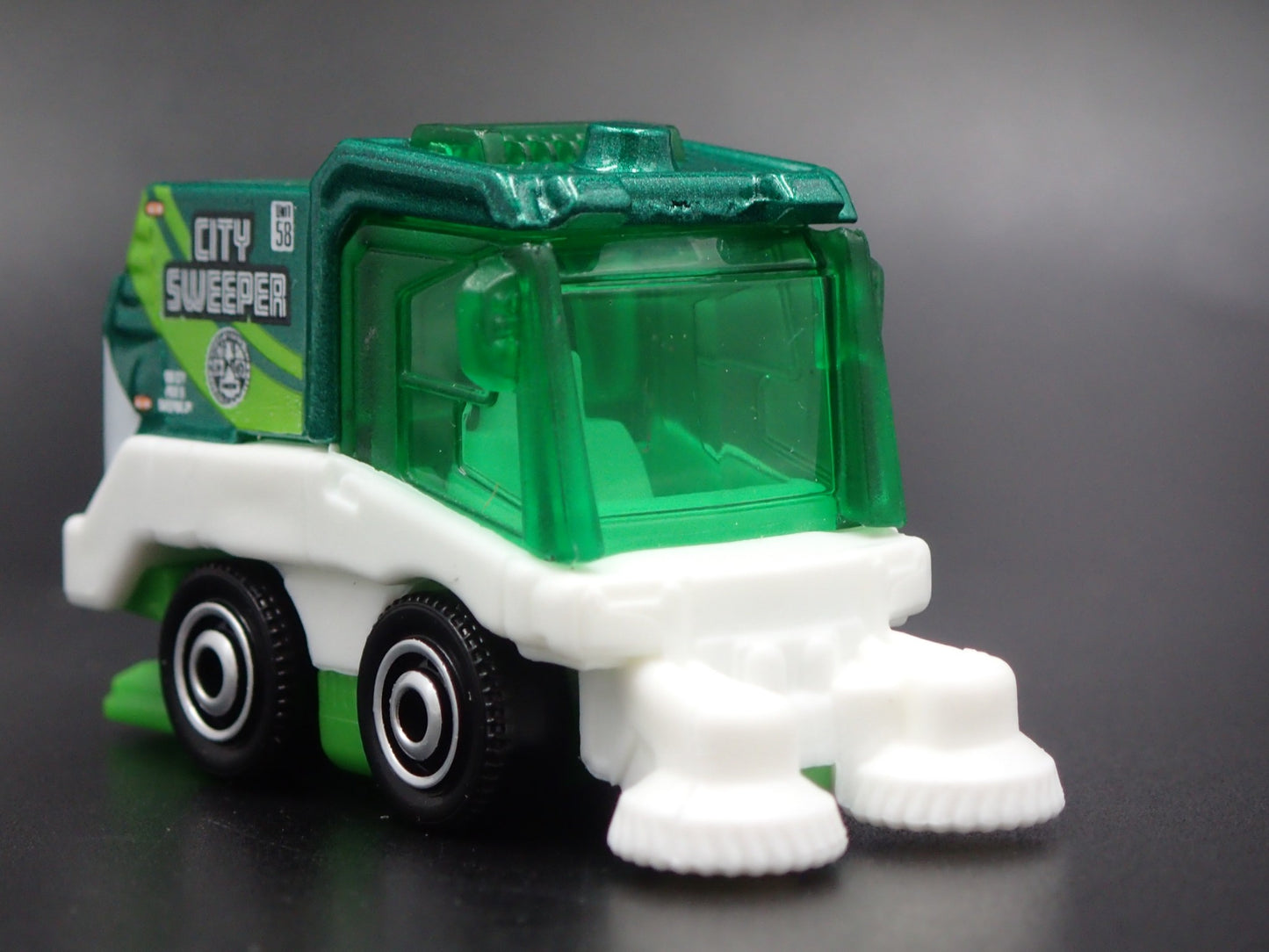MINI CITY STREET SWEEPER CLEANER GREEN 1:64 MB SCALE DIORAMA DIECAST MODEL CAR