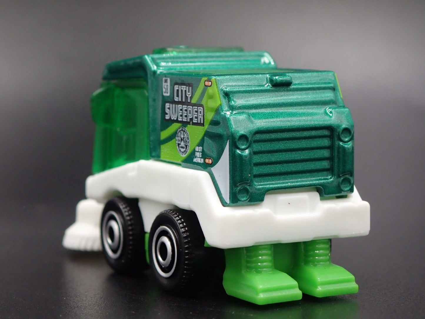 MINI CITY STREET SWEEPER CLEANER GREEN 1:64 MB SCALE DIORAMA DIECAST MODEL CAR