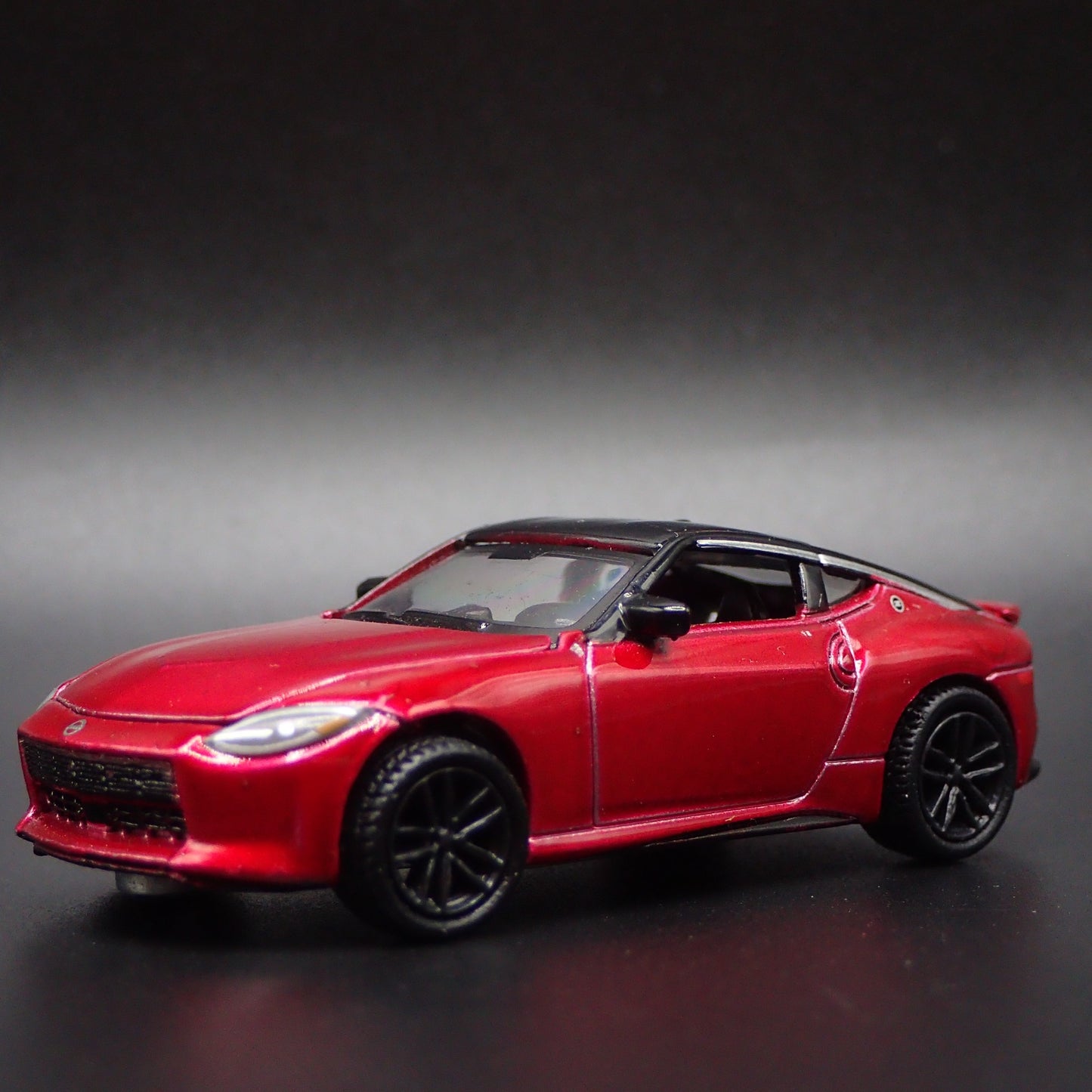2023-2025 NISSAN Z RED 1:64 SCALE LIMITED COLLECTIBLE DIORAMA DIECAST MODEL CAR
