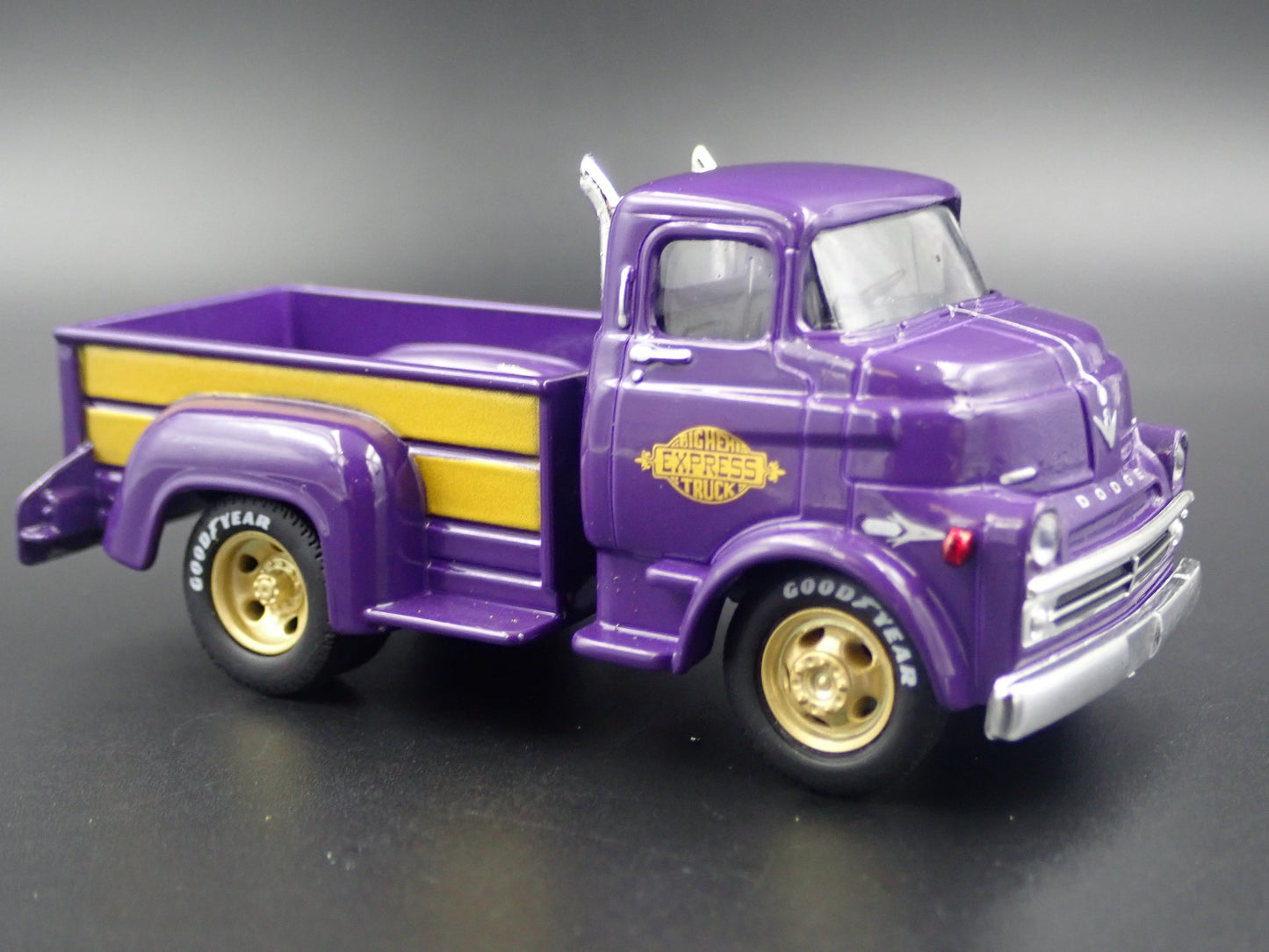 1958 58 DODGE COE PICKUP TRUCK BIG HEMI EXPRESS 1/64 SCALE DIECAST MODEL CAR