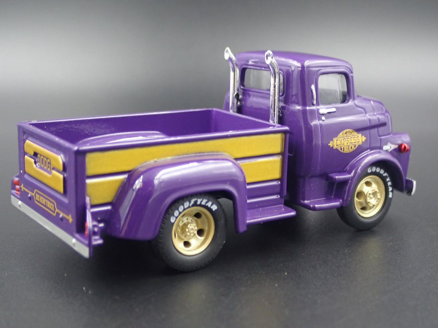 1958 58 DODGE COE PICKUP TRUCK BIG HEMI EXPRESS 1/64 SCALE DIECAST MODEL CAR