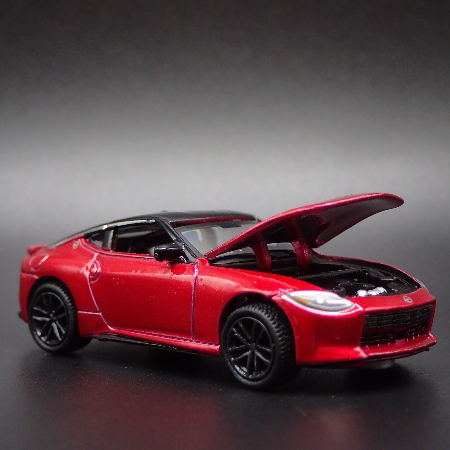2023-2025 NISSAN Z RED 1:64 SCALE LIMITED COLLECTIBLE DIORAMA DIECAST MODEL CAR