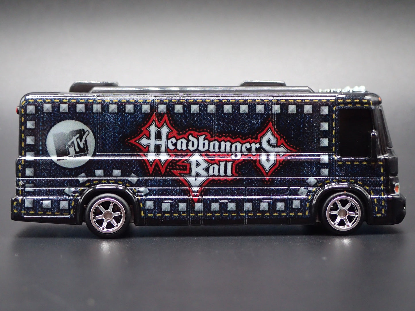 MTV HEADBANGERS BALL HW TOUR BUS BLACK 1:64 SCALE COLLECTIBLE DIECAST MODEL CAR