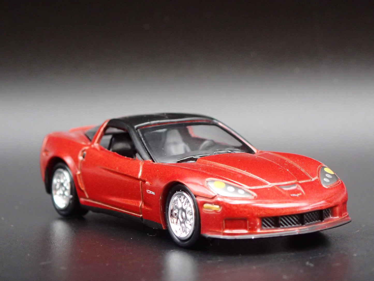 2005-2013 CHEVY CHEVROLET CORVETTE Z06 C6 1:64 SCALE DIORAMA DIECAST MODEL CAR
