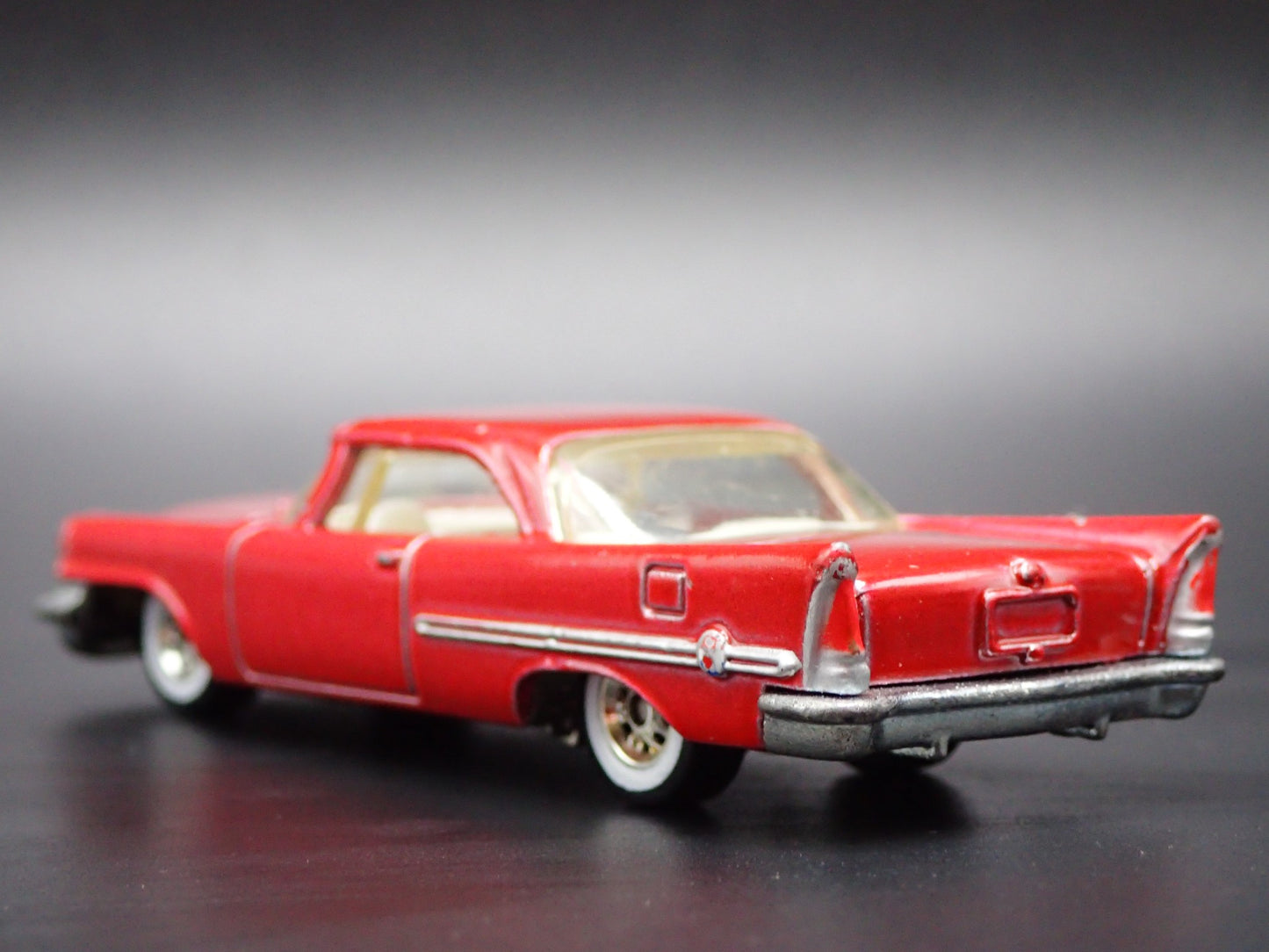 1957 57 CHRYSLER 300C ROSE 1:64 SCALE COLLECTIBLE DIORAMA DIECAST MODEL CAR