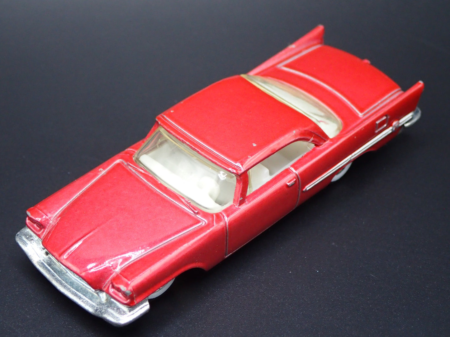 1957 57 CHRYSLER 300C ROSE 1:64 SCALE COLLECTIBLE DIORAMA DIECAST MODEL CAR