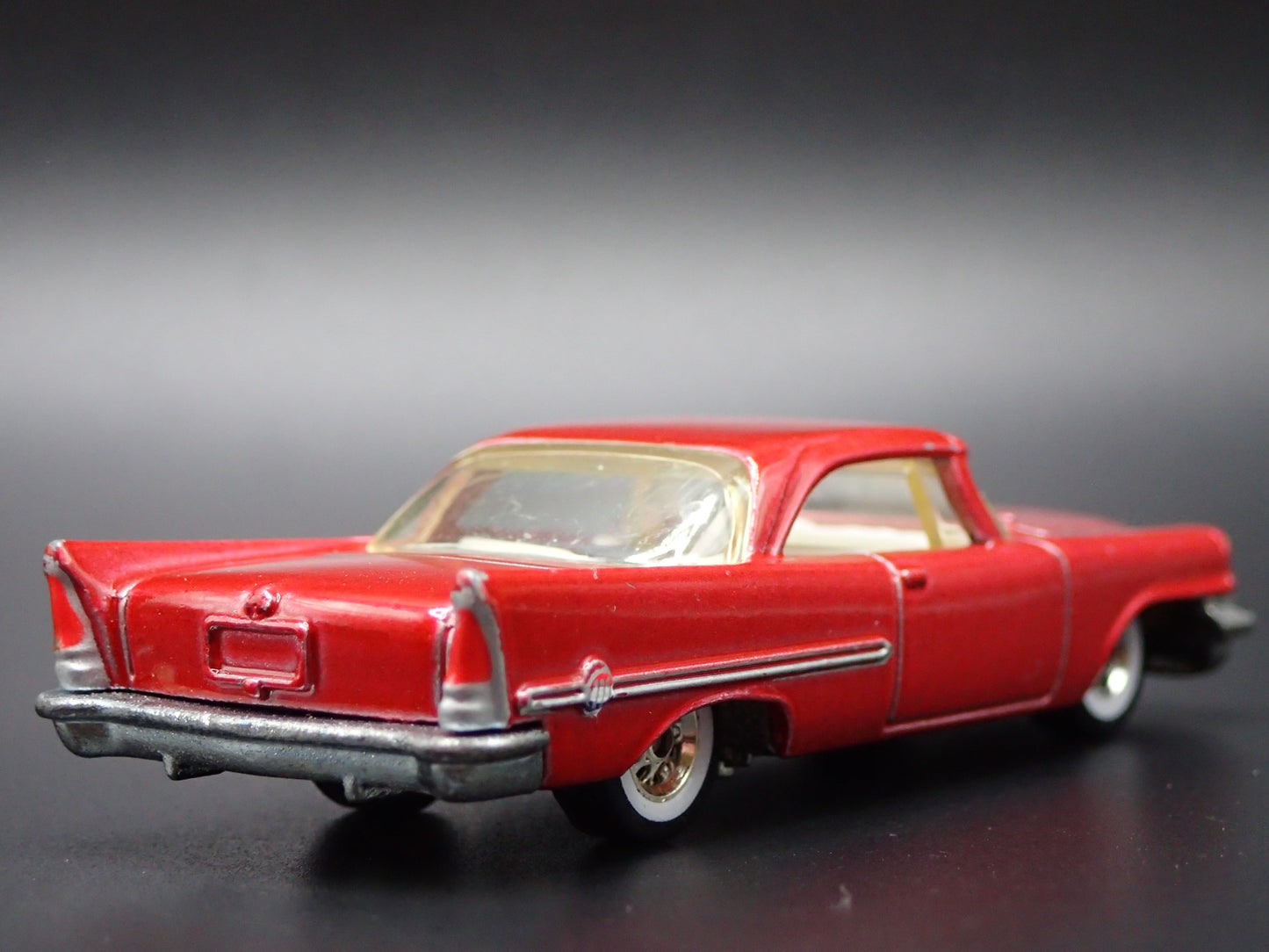1957 57 CHRYSLER 300C ROSE 1:64 SCALE COLLECTIBLE DIORAMA DIECAST MODEL CAR