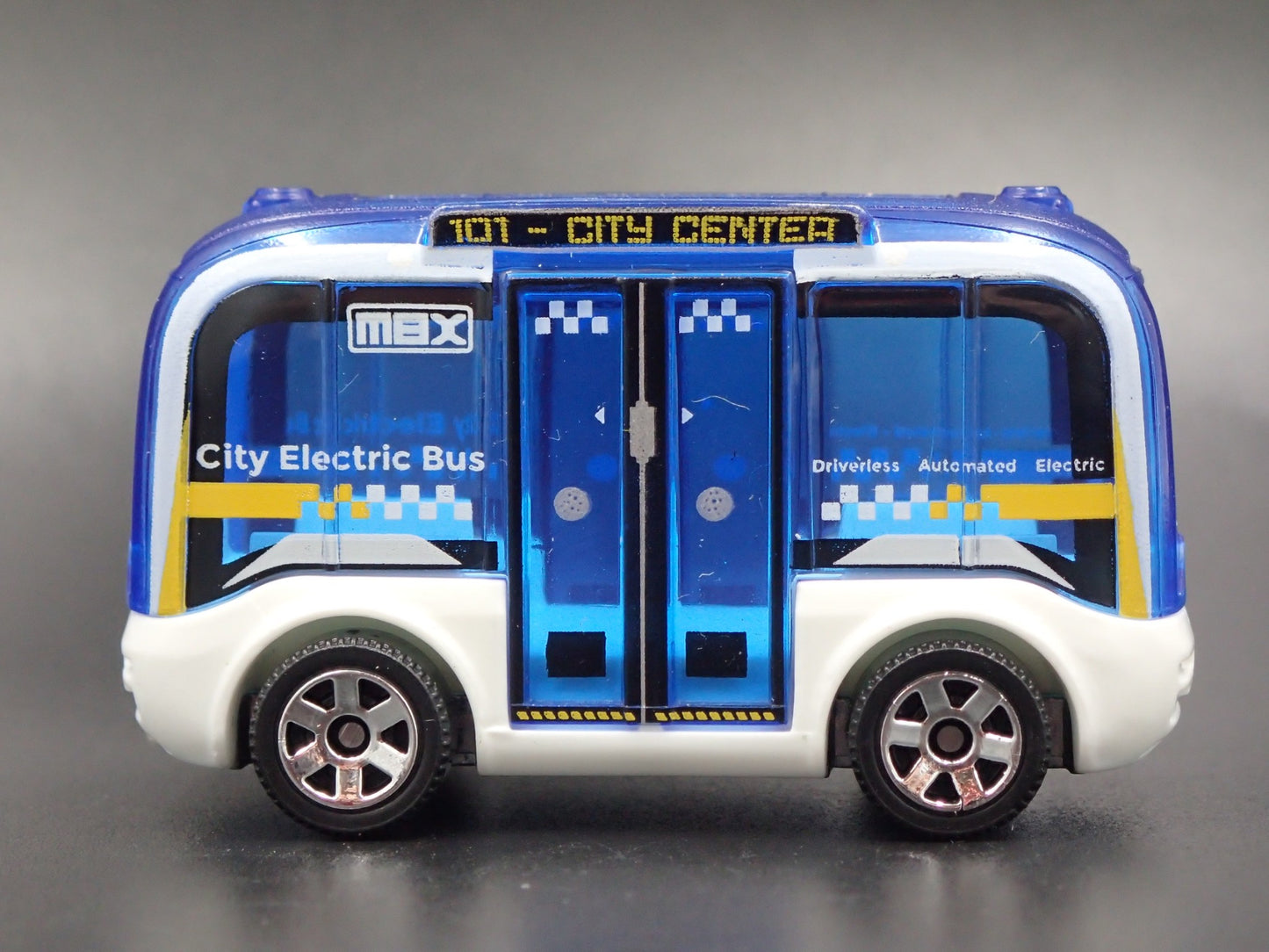 SELF DRIVING BUS CITY METRO 1:64 MB SCALE COLLECTIBLE DIORAMA DIECAST MODEL CAR