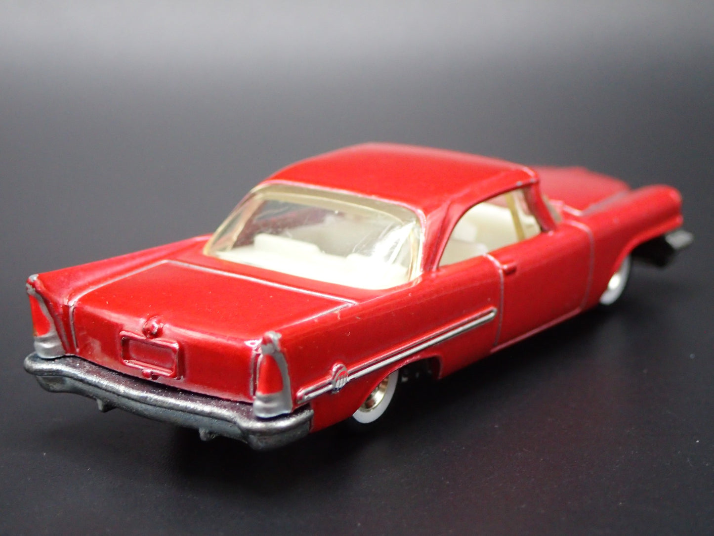 1957 57 CHRYSLER 300C ROSE 1:64 SCALE COLLECTIBLE DIORAMA DIECAST MODEL CAR