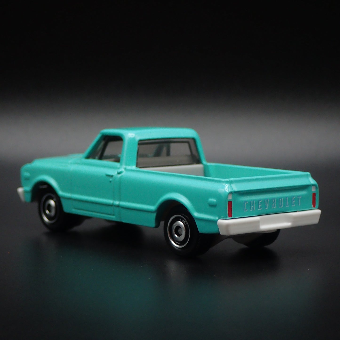 1968 68 CHEVY C10 PICKUP TRUCK SHORT BED  1:64 SCALE DIORAMA DIECAST MODEL CAR