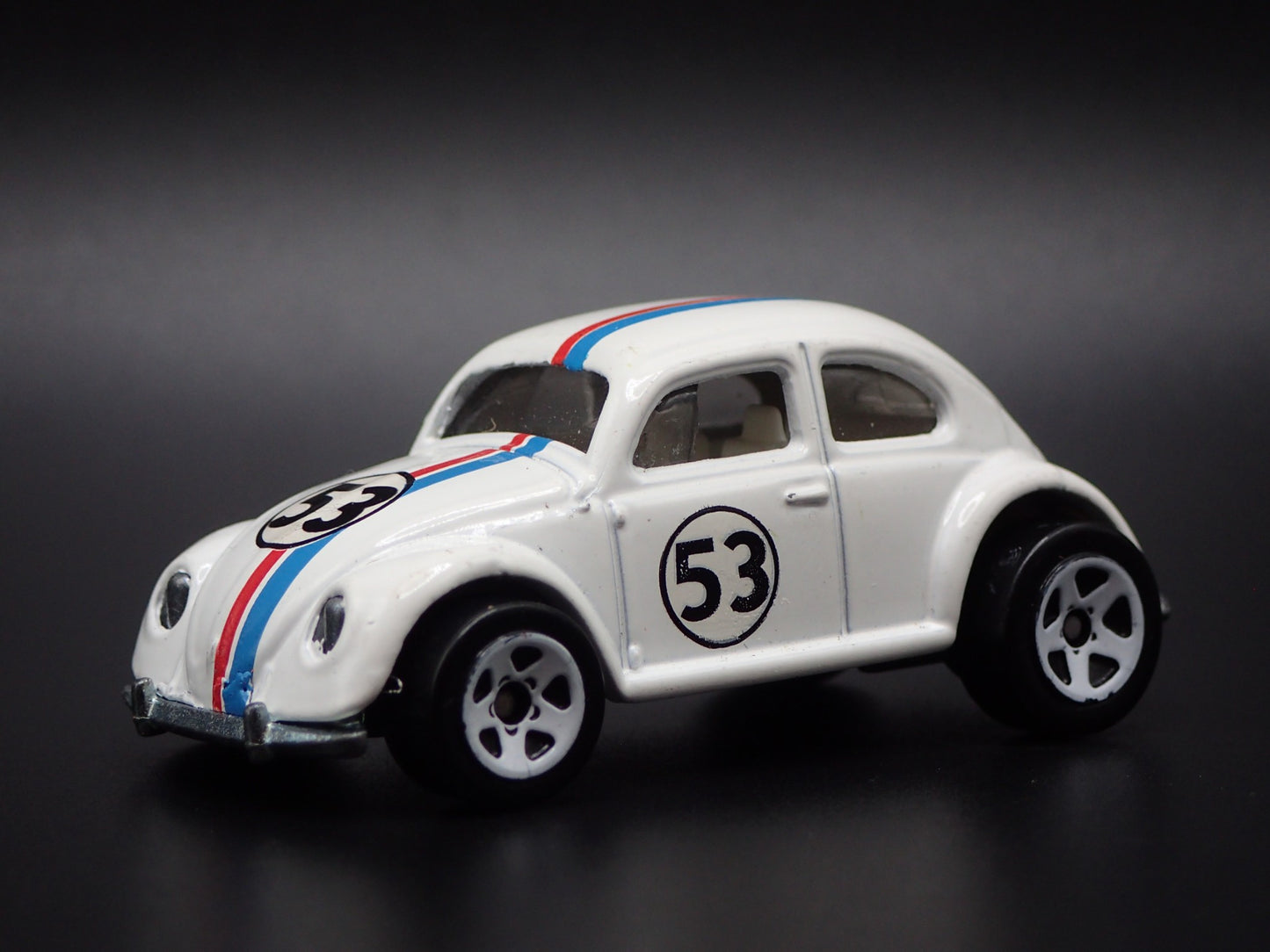VW VOLKSWAGEN BEETLE HERBIE THE LOVE BUG 1:64 SCALE DIORAMA DIECAST MODEL CAR
