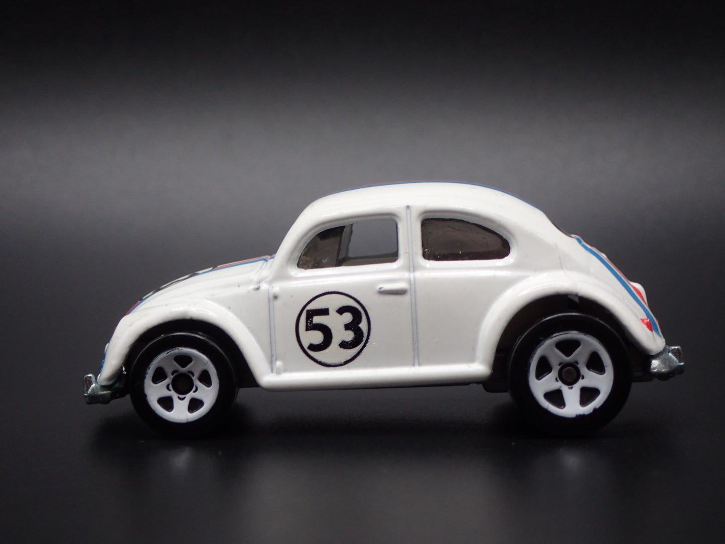 VW VOLKSWAGEN BEETLE HERBIE THE LOVE BUG 1:64 SCALE DIORAMA DIECAST MODEL CAR