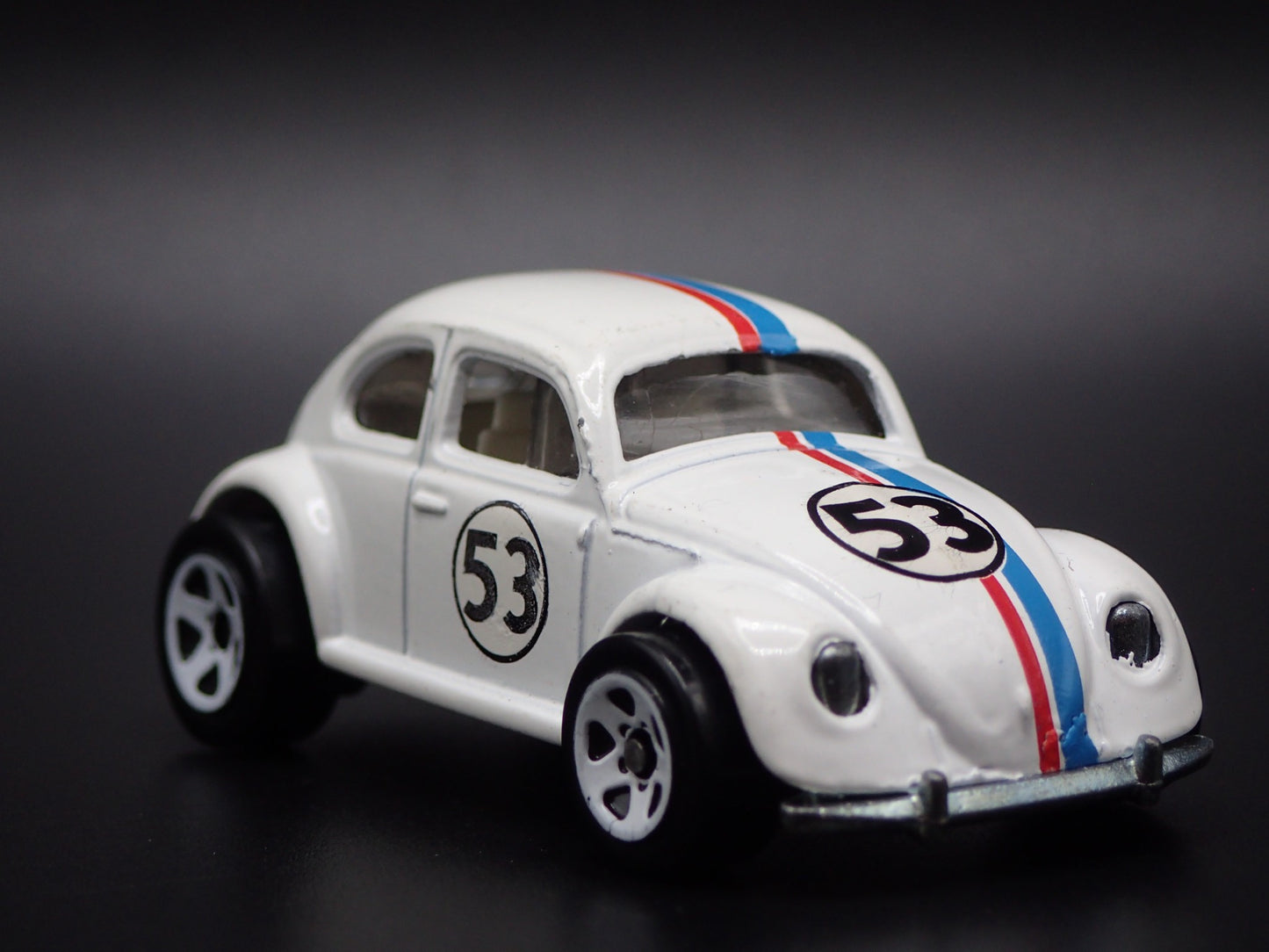 VW VOLKSWAGEN BEETLE HERBIE THE LOVE BUG 1:64 SCALE DIORAMA DIECAST MODEL CAR