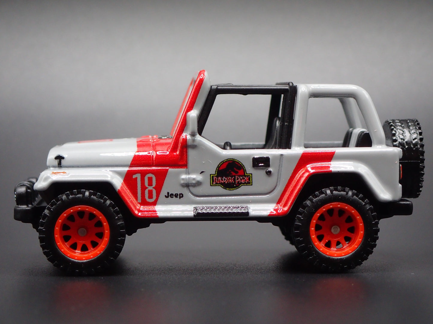 1993 93 JEEP WRANGLER YJ JURASSIC PARK 18 1:64 SCALE DIORAMA DIECAST MODEL CAR