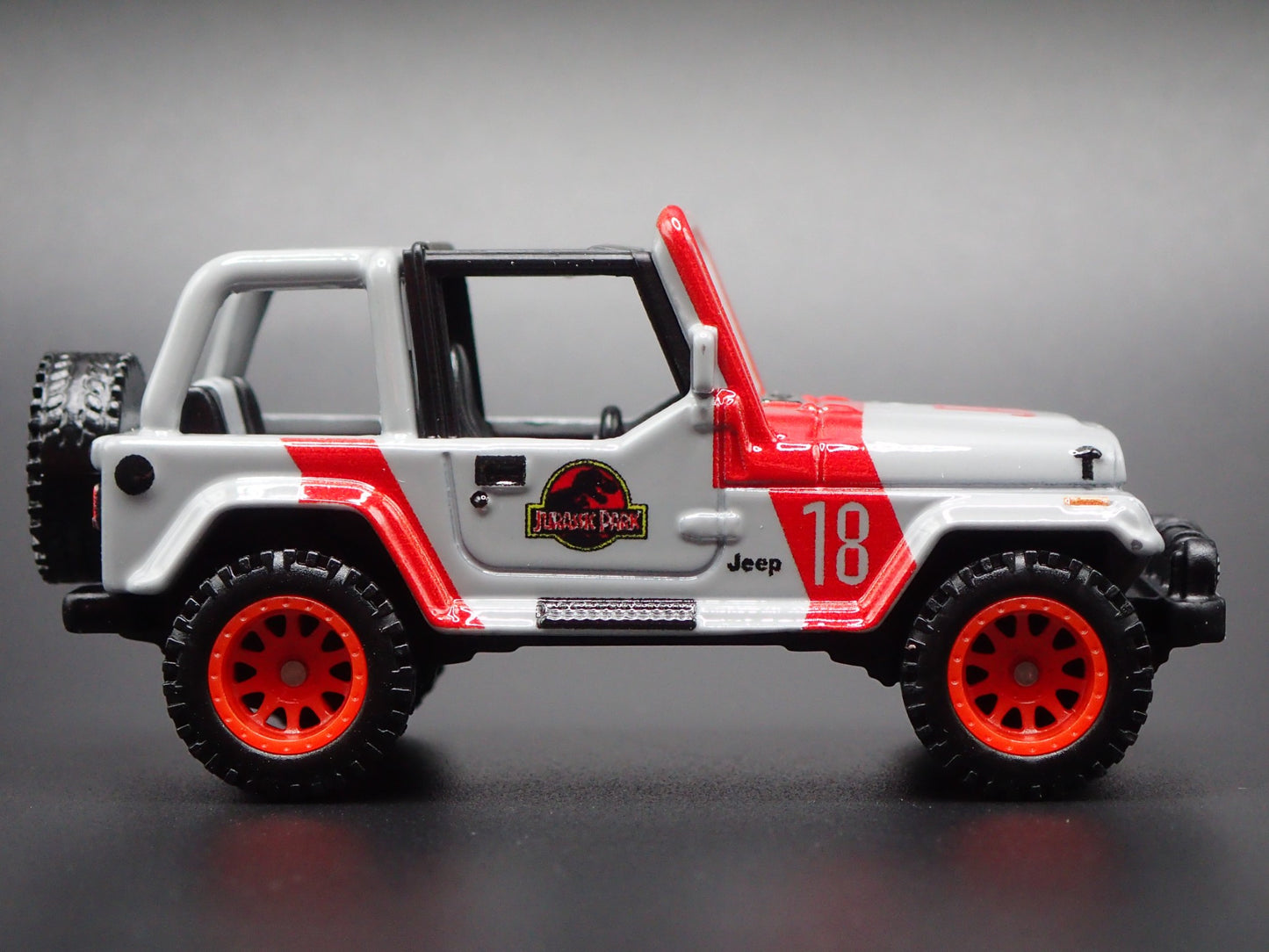 1993 93 JEEP WRANGLER YJ JURASSIC PARK 18 1:64 SCALE DIORAMA DIECAST MODEL CAR