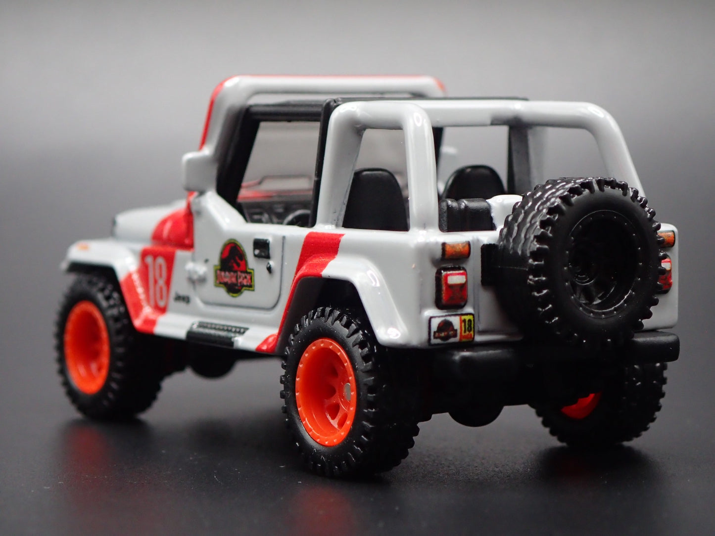 1993 93 JEEP WRANGLER YJ JURASSIC PARK 18 1:64 SCALE DIORAMA DIECAST MODEL CAR