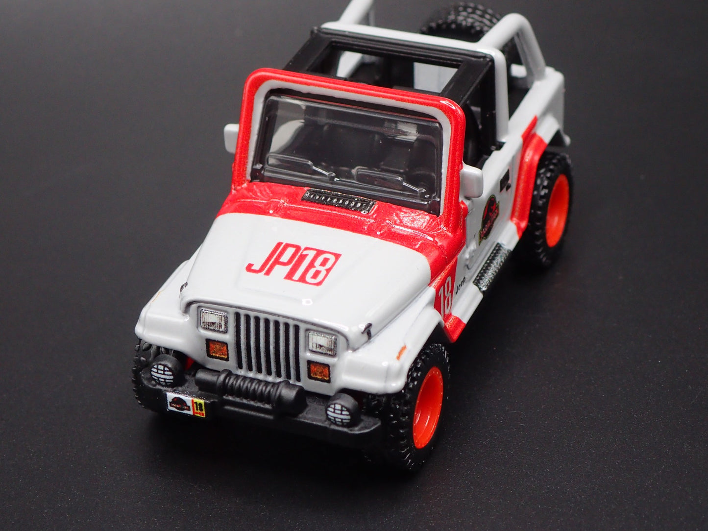 1993 93 JEEP WRANGLER YJ JURASSIC PARK 18 1:64 SCALE DIORAMA DIECAST MODEL CAR