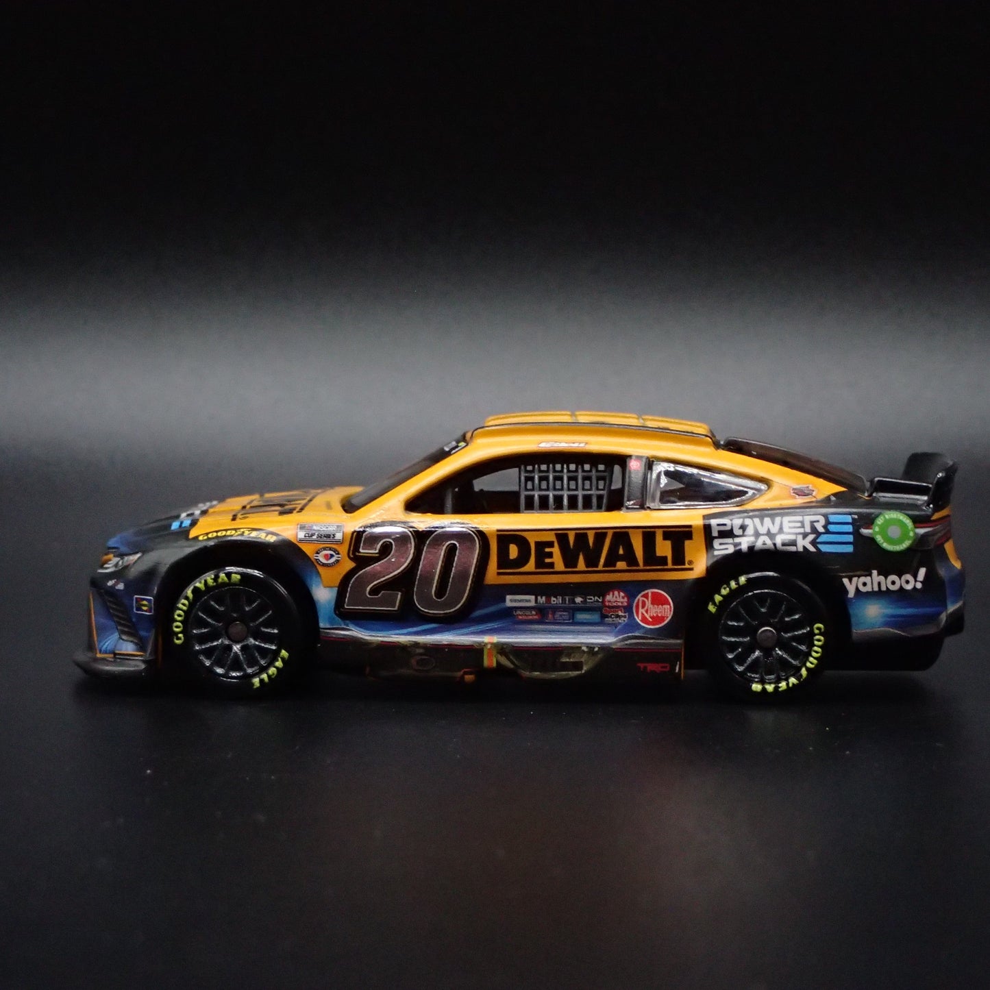 2023 TOYOTA CAMRY 20 CHRISTOPHER BELL DEWALT WIN NASCAR 1:64 DIECAST MODEL CAR