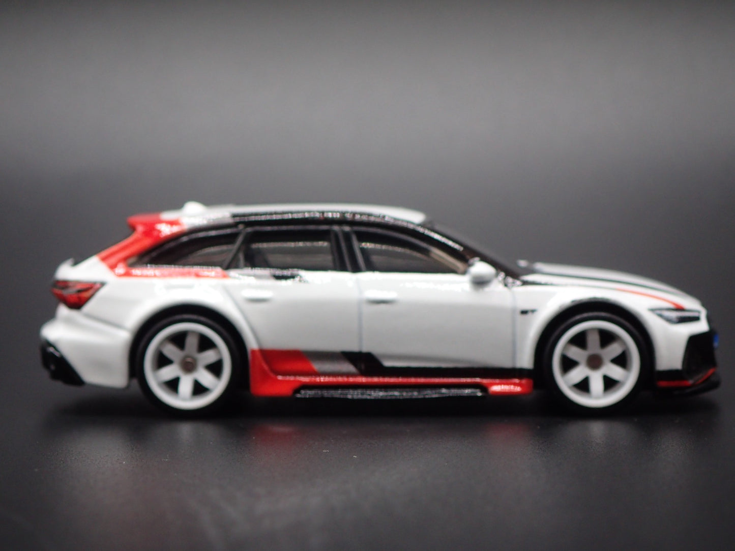 2013-2018 AUDI AVANT RS6 STATION WAGON WHITE 1/64 SCALE DIECAST MODEL CAR