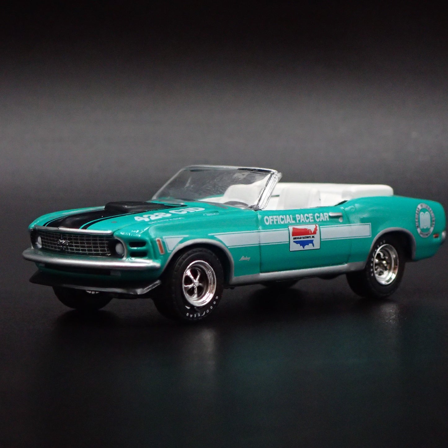 1970 FORD MUSTANG MICHIGAN INTL SPEEDWAY PACE CAR 1:64 SCALE DIECAST MODEL CAR