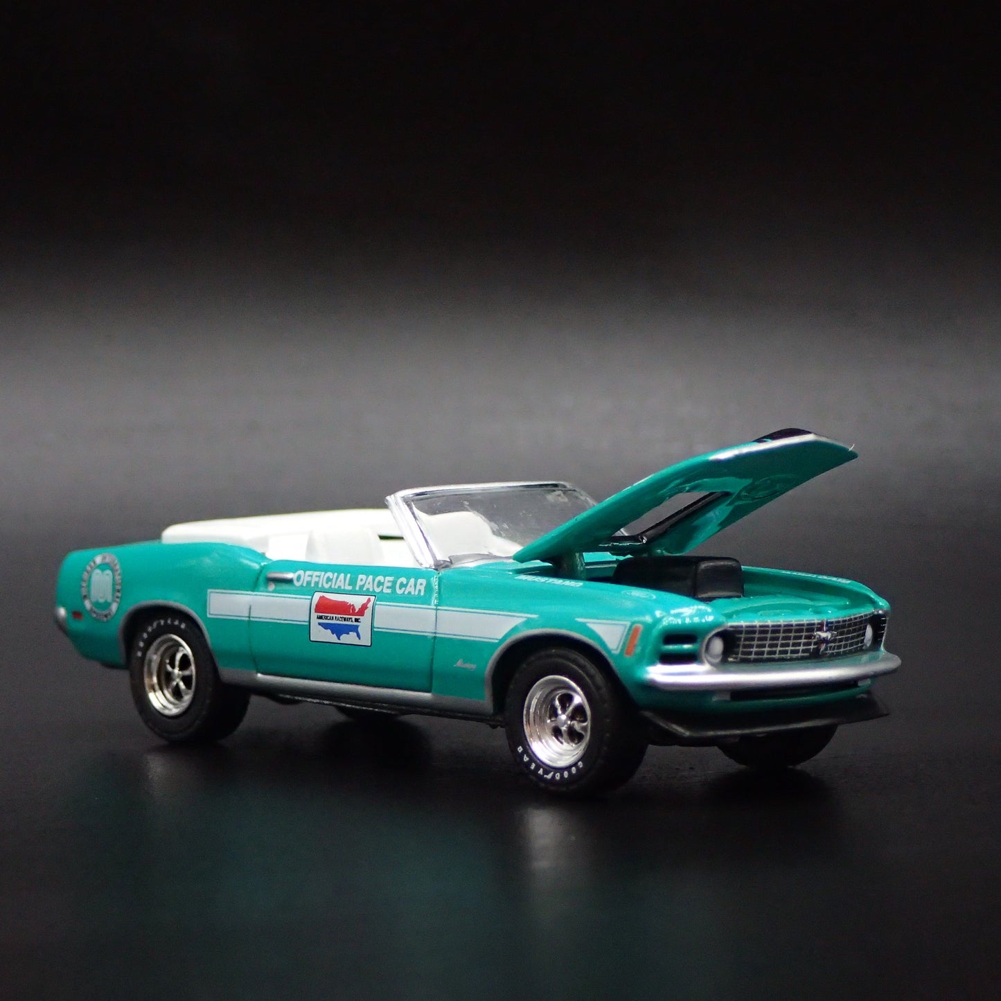 1970 FORD MUSTANG MICHIGAN INTL SPEEDWAY PACE CAR 1:64 SCALE DIECAST MODEL CAR