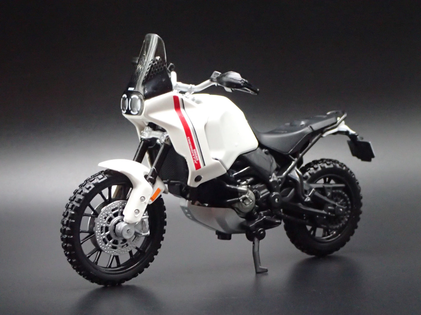 DUCATI DESERTX BIKE MOTORCYCLE WHITE 1/18 SCALE DIORAMA DIECAST MODEL BIKE