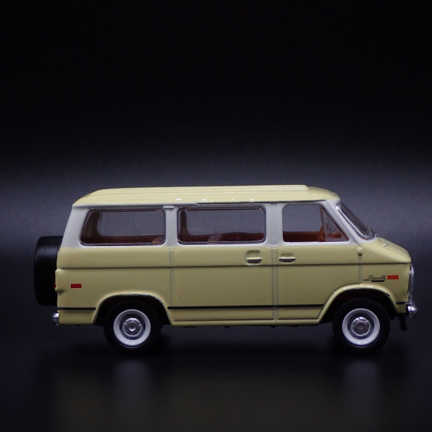 1971 71 CHEVY CHEVROLET VAN BEAUVILLE 10 1:64 SCALE DIORAMA DIECAST MODEL CAR