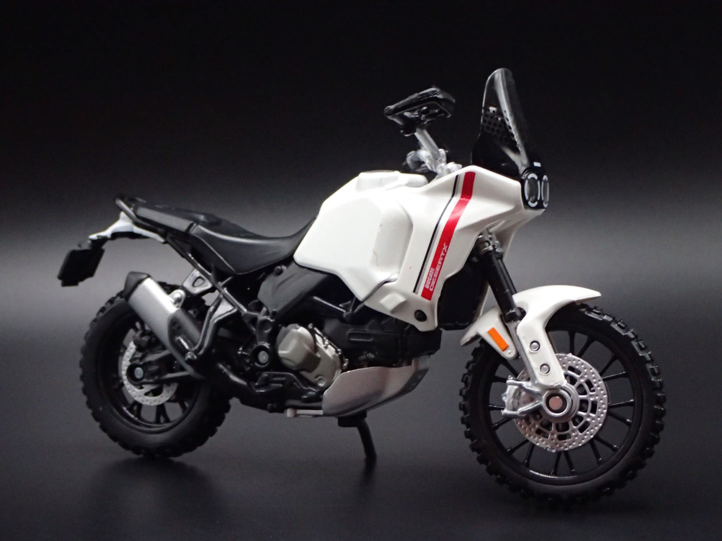 DUCATI DESERTX BIKE MOTORCYCLE WHITE 1/18 SCALE DIORAMA DIECAST MODEL BIKE