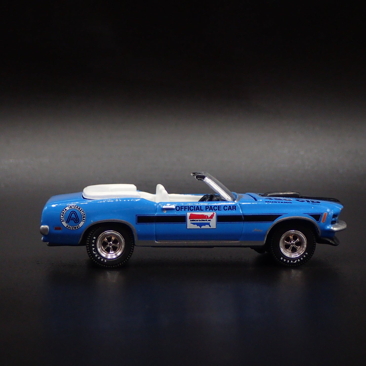 1970 70 FORD MUSTANG ATLANTA INTL SPEEDWAY PACE CAR 1:64 SCALE DIECAST MODEL CAR