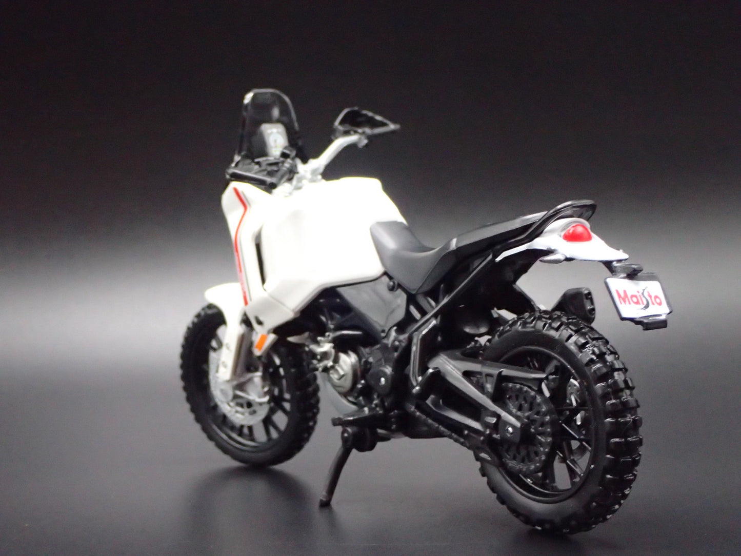 DUCATI DESERTX BIKE MOTORCYCLE WHITE 1/18 SCALE DIORAMA DIECAST MODEL BIKE