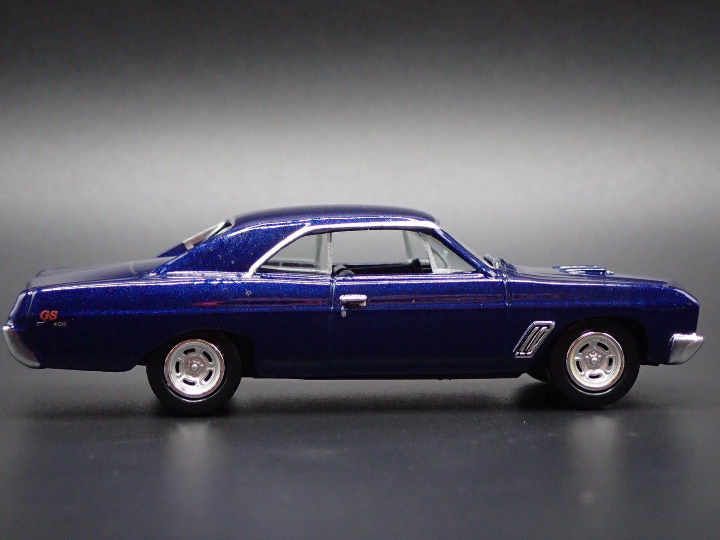 1967 67 BUICK GS 400 BLUE 1:64 SCALE COLLECTIBLE DIORAMA DIECAST MODEL CAR