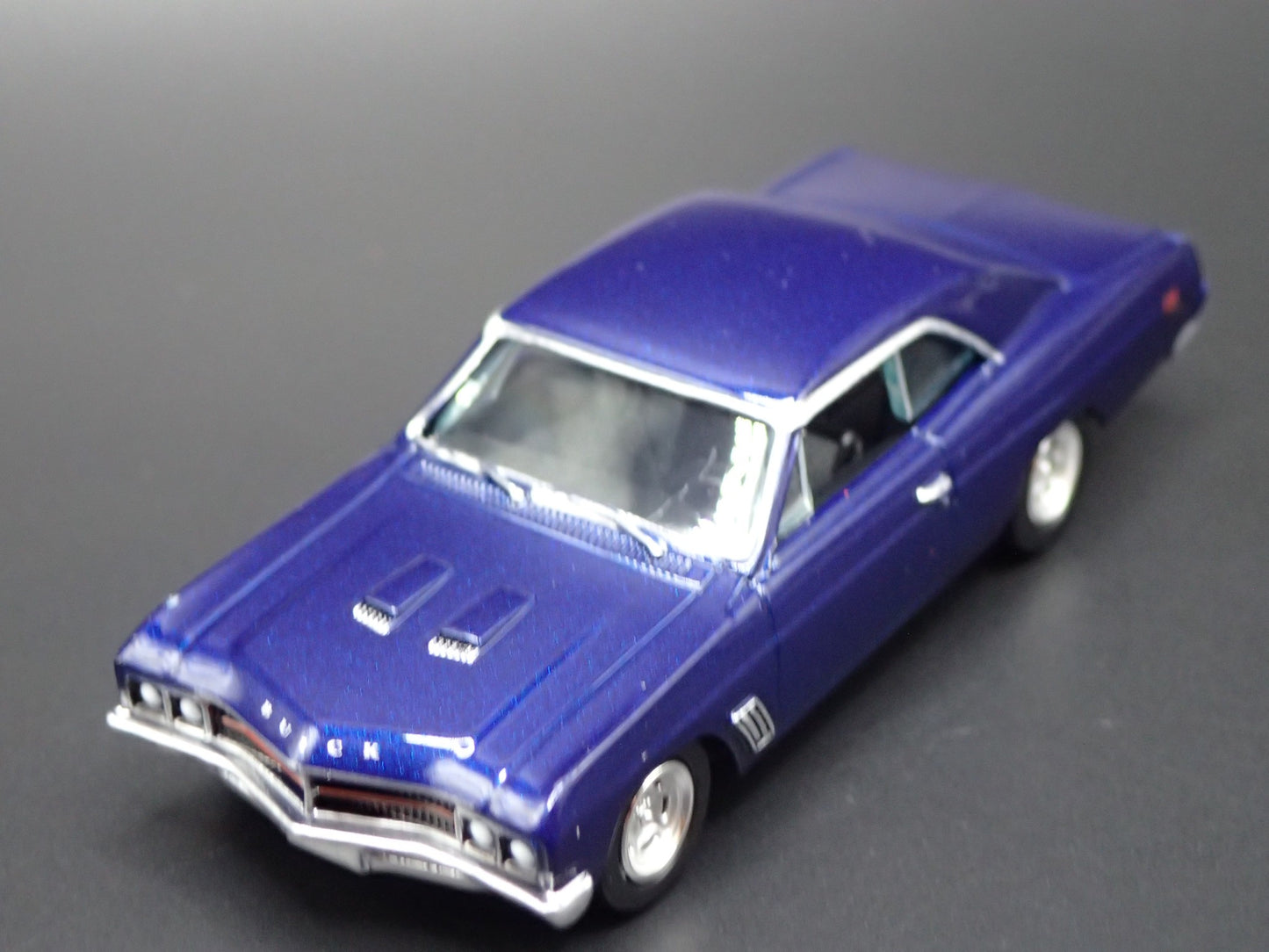 1967 67 BUICK GS 400 BLUE 1:64 SCALE COLLECTIBLE DIORAMA DIECAST MODEL CAR